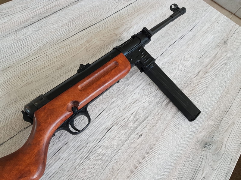 Schmeisser MP 41 - Dekomodellwaffe