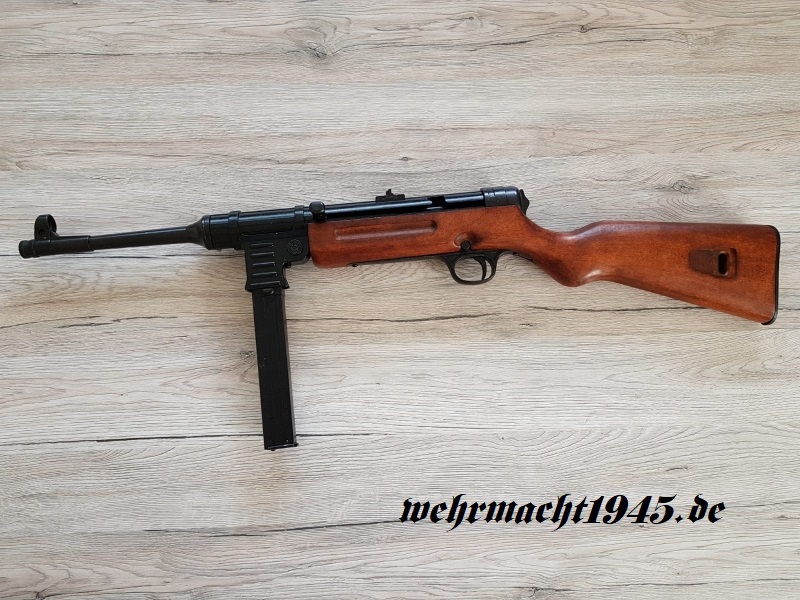 Schmeisser MP 41 mit Gurt - Dekomodellwaffe