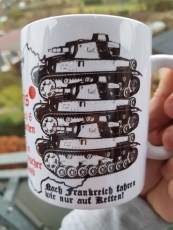Nach Frankreich fahren wir nur auf Ketten! Paris 1940 - 4 Tassen