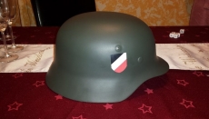 Wehrmacht HELM M35 mit Helmabzeichen