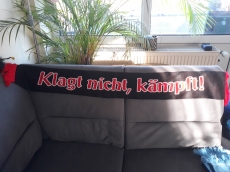 Klagt nicht, kämpft - Schal