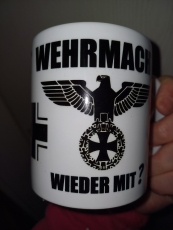 Wehrmacht wieder mit? 4 Tassen