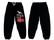 Alles hat nen Haken nur das Kreuz hat vier Jogginghose