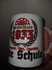 Alte Schule 1933 schwarze Sonne 4 Tassen