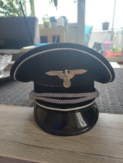 M32 SS Offizier Schirmmütze mit Reichsadler Anstecker