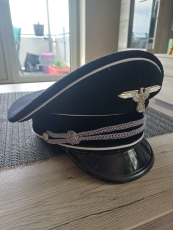 M32 SS Offizier Schirmmütze mit Reichsadler Anstecker