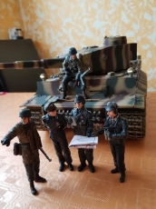 1/16 RC Tiger Panzer 1943 BB mit Metallunterwanne und Metallgetriebe