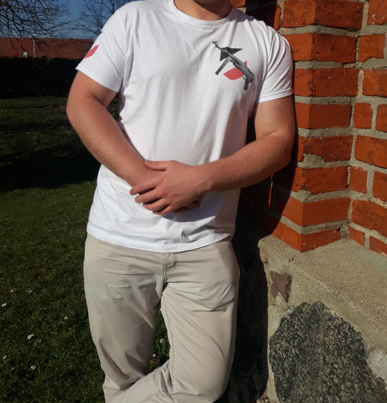 MP 40 schwarz weiss rot T-Shirt Größe XL