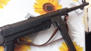 MP 40 mit Gurt Deko Modellwaffe