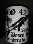 MG 42 - Der schnellste Besen für die Straße! - Tasse